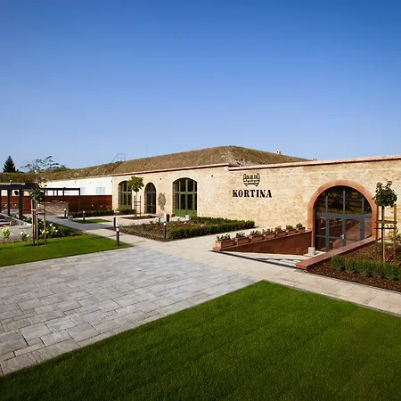 Kortina Hotel *